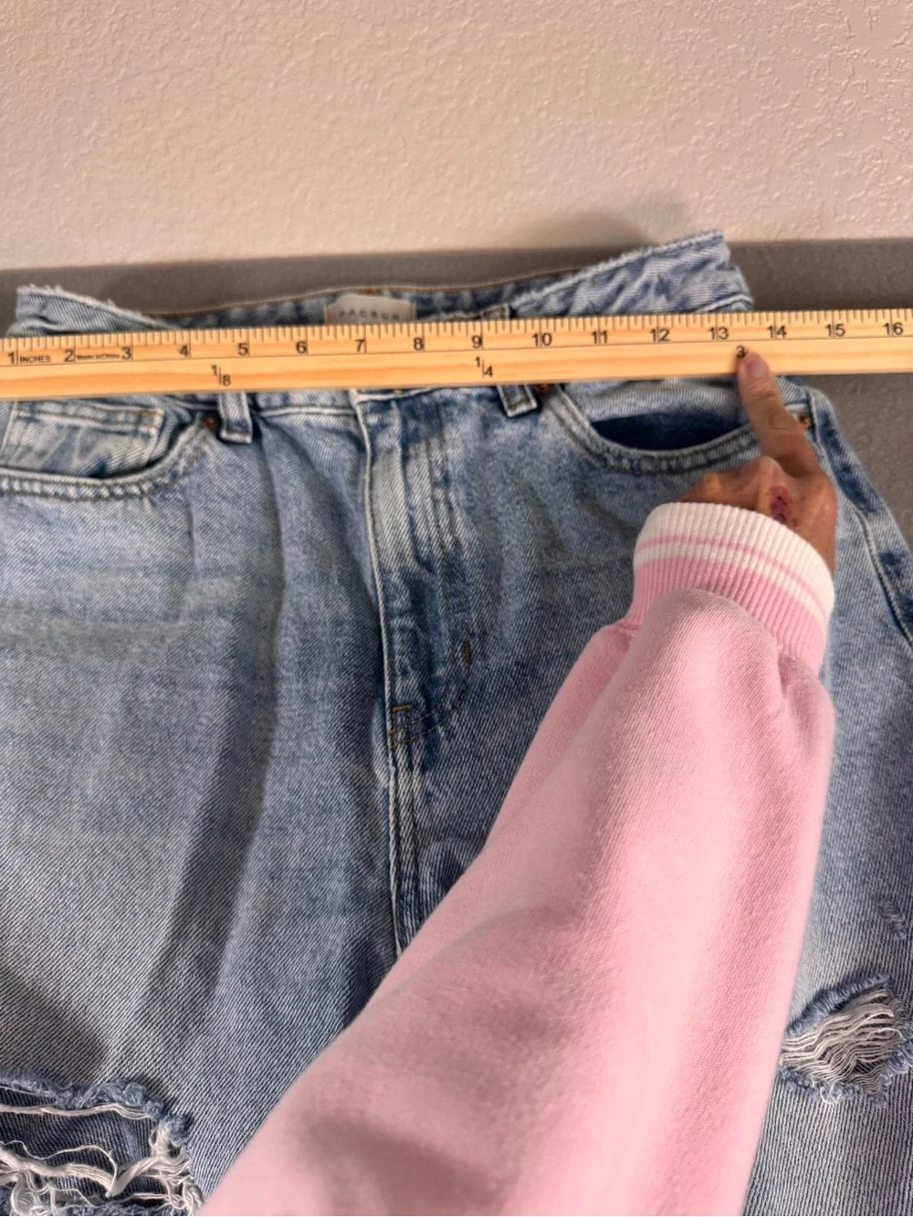 PacSun Light Wash‎ Distressed Straight Leg Jeans
